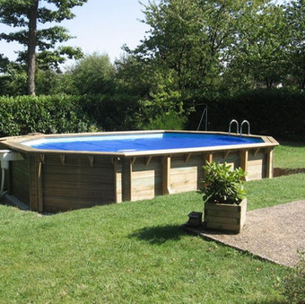 Difloisirs-piscine-semi-octogonale-allongee-Nice
