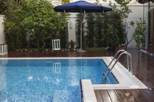 Pourquoi choisir une piscine en bois ?